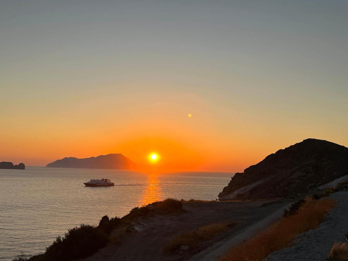 Echoes Milos Plaka  Экстерьер фото